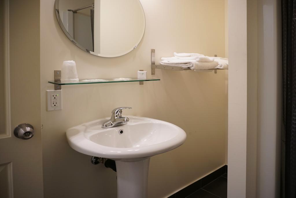 Hotel Le Mirage Saint-Basile-le-Grand Room photo